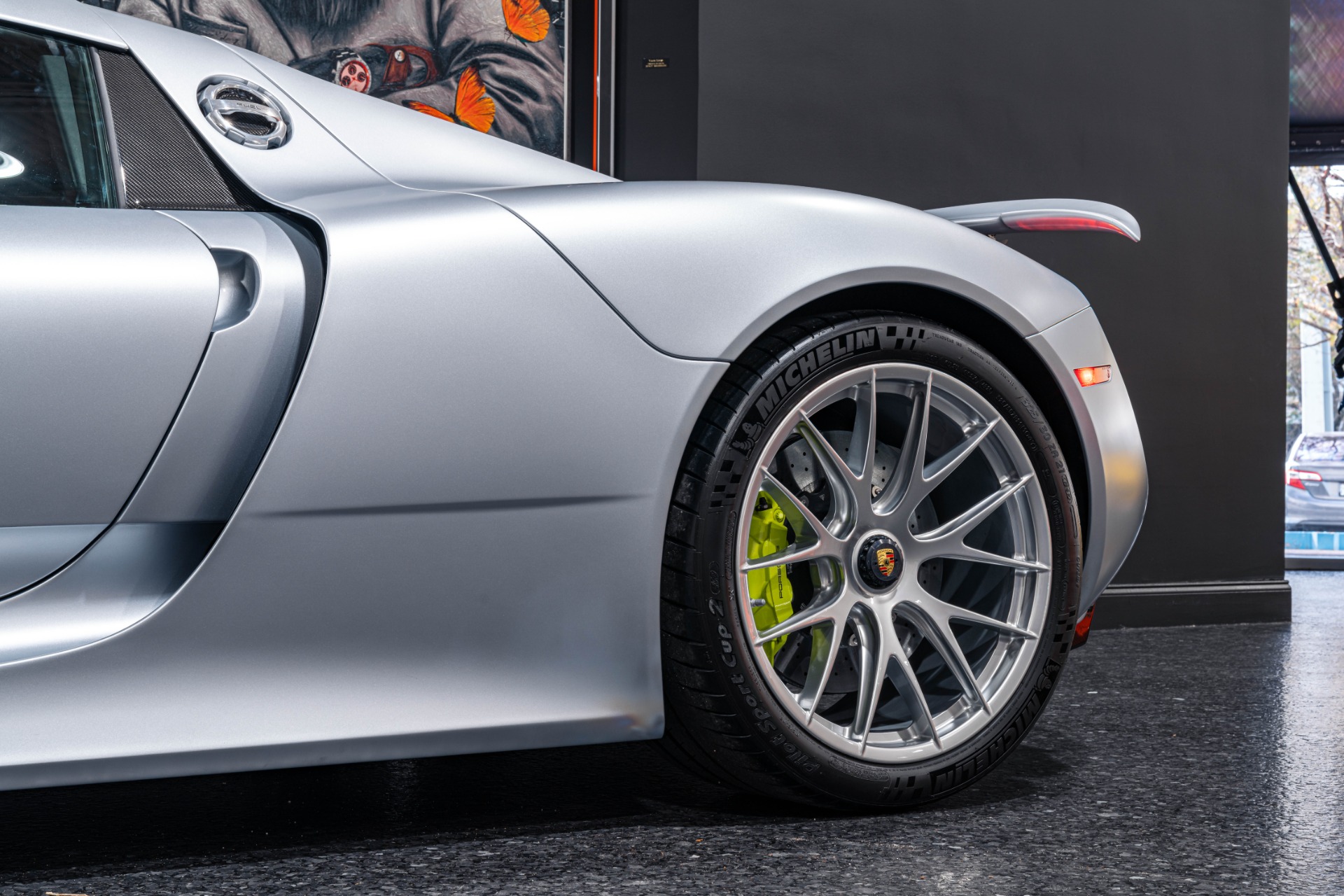 Used-2015-Porsche-918-Spyder-w